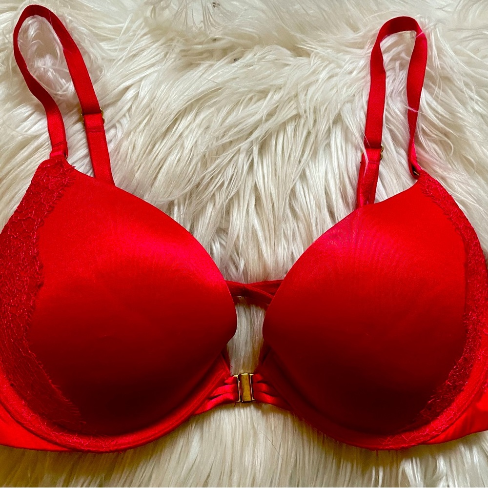 Brand new red Victoria secrets push up bra size 34C